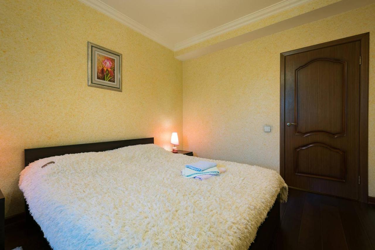 Nadezhda Apartments In Touristic Area, On The Dostyk Avenue 89 Almaty Eksteriør billede