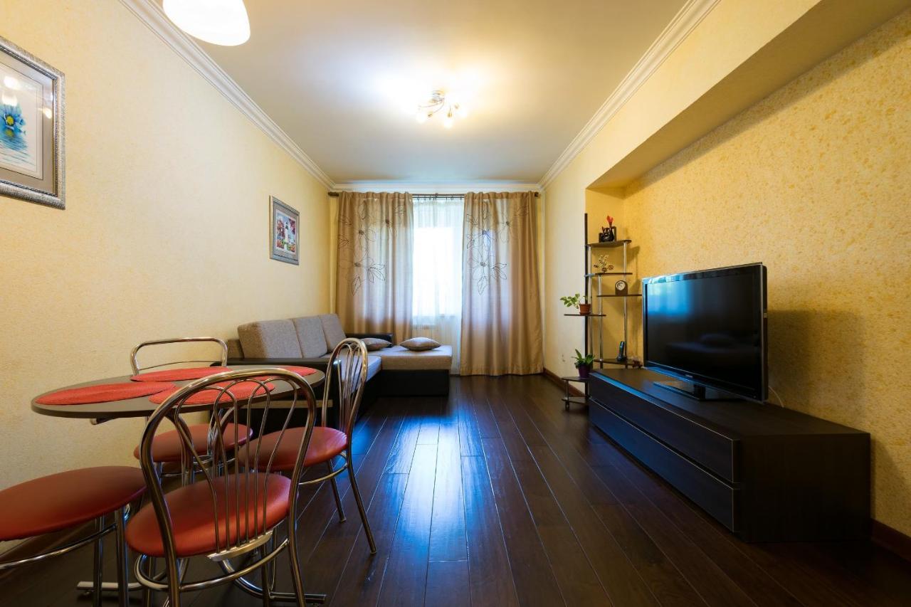 Nadezhda Apartments In Touristic Area, On The Dostyk Avenue 89 Almaty Eksteriør billede